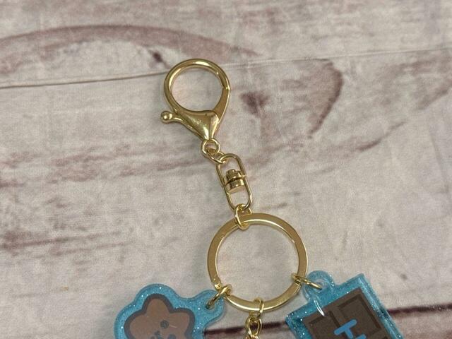 ナスカンとリングのカラーはゴールド！大人かわいい印象です