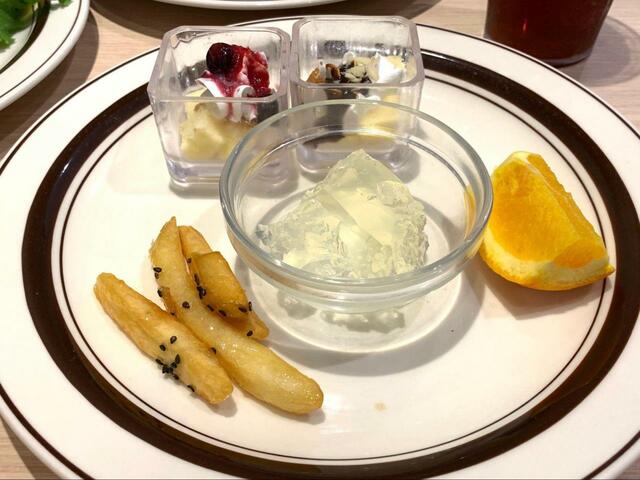 【スイーツも食べ放題】ケーキもゼリーもフルーツも！