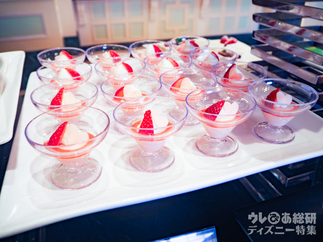 東京ディズニーリゾート35周年“Happiest Celebration!”グランドフィナーレブッフェ｜東京ディズニーランドホテル「シャーウッドガーデン・レストラン」