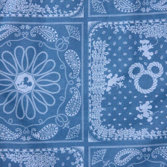 コットンリネンシャツ 2,990円｜ユニクロ UT「ディズニー イン ブルー」