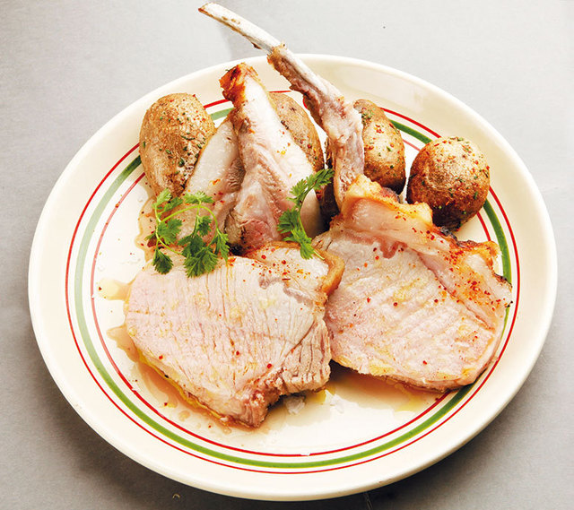 【本町】ETXOLA　バスク・キントア豚の骨付きリブロースの炭火焼 7,560円