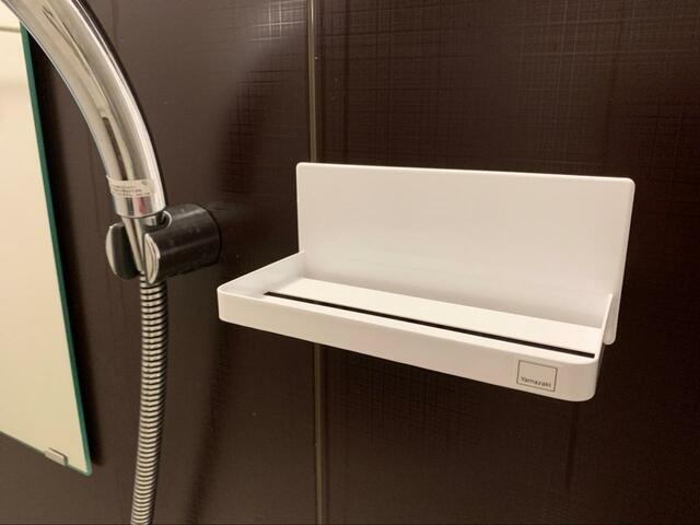 【tower マグネット バスルーム ラック】自分の好きな場所に取り付け可能