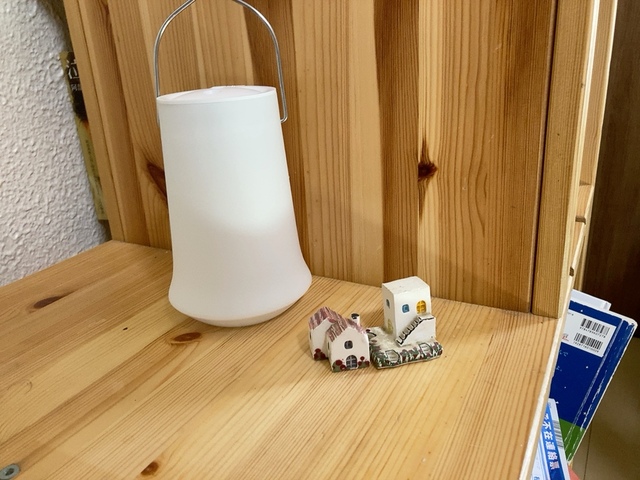 【ニトリ ランタンになるコードレス加湿器】寝室やリビング、書斎など、さまざまな場所で使える