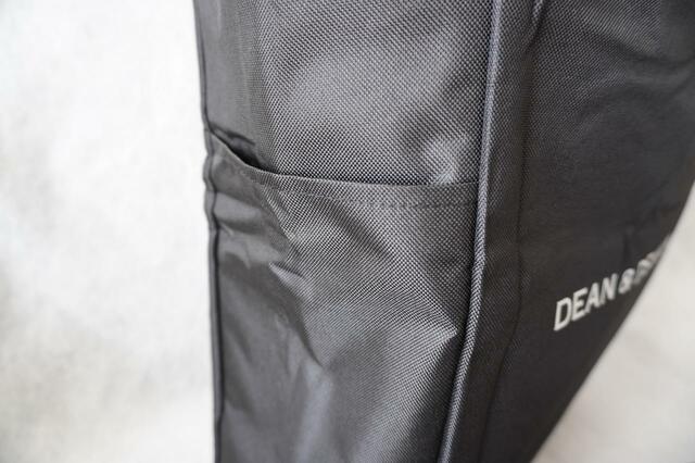 【GLOW8月号付録「DEAN&DELUCA 保冷機能付きデイリーBIGトート」】両サイドに縦長のポケットが。ポケットの高さは約23cm