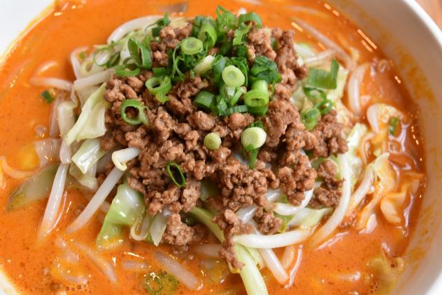 ピリ辛で濃厚なスープが後を引く。