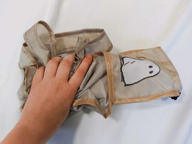 【SNOOPY（スヌーピー）エコバッグ ふせ】エコバッグ部分をくしゃくしゃに