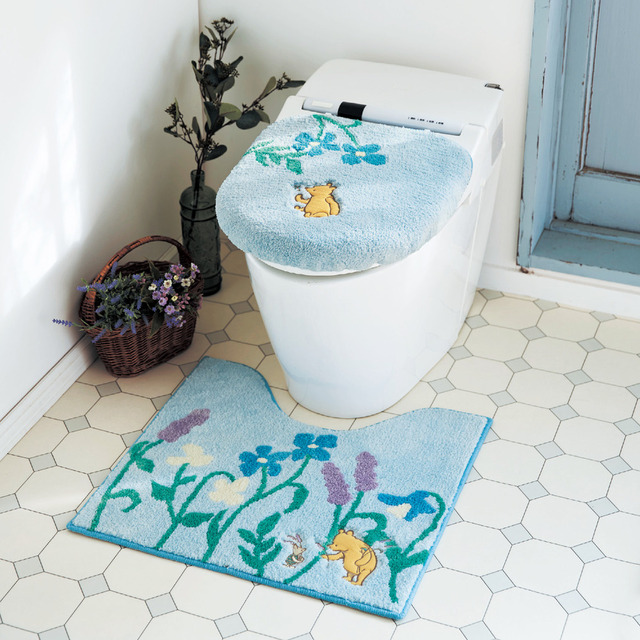 トイレマット＆フタカバーセット「クラシック・プー」｜￥2,990～4,990 （税込）