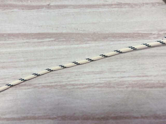 アイボリー×ネイビーのおしゃれな紐