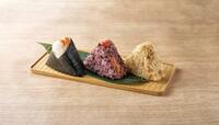 「​​​おむすび処 ほんのり屋」【Suica利用でオトクに購入！おむすび処 ほんのり屋に「Suicaのペンギン ふわふわ保冷巾着トート おむすびセット」が数量限定で登場！】