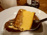 【タリーズコーヒー　シナモンパンプキンチーズケーキ】北海道産えびすかぼちゃの上品な甘みにシナモンをきかせ、クランブル生地を合わせたベイクドチーズケーキ