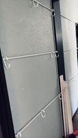 【ダイソー 突っ張り棒収納】シンプルですがスッキリとした収納スペースができあがりました！