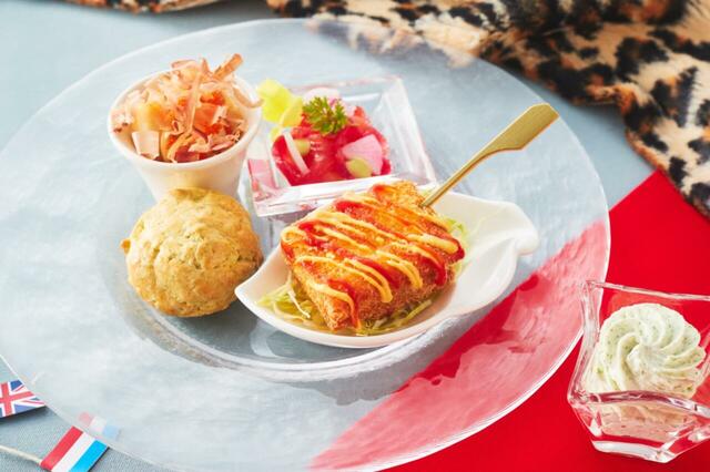 「アフタヌーンティーセット 下段」<期間:2025年4月1日〜5月31日>【”大阪名物”を詰め込んだアフタヌーンティー登場♪ホテル日航大阪で「いらっしゃい大阪アフタヌーンティーセット」開催】