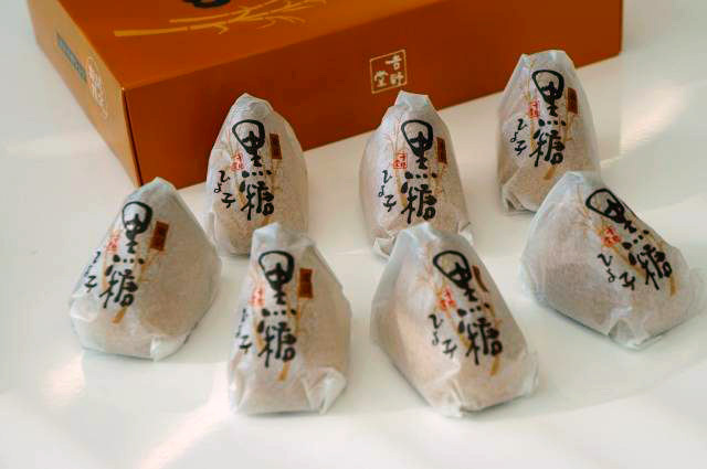 東京ひよこ本舗　黒糖ひよこ　1.080円 