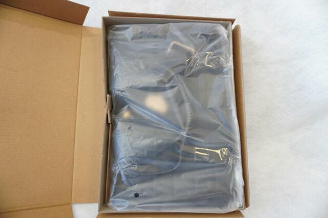 開封してみると袋にひとまとめられている『近藤サトさんが真面目に作った どんな服にも不思議と似合う魔法のバッグ』