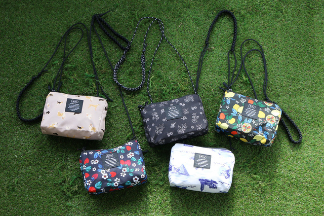 パラコードサコッシュポーチ - 税抜2,500円(税込2,750円)【KiU×Bleu Bleuetコラボ】