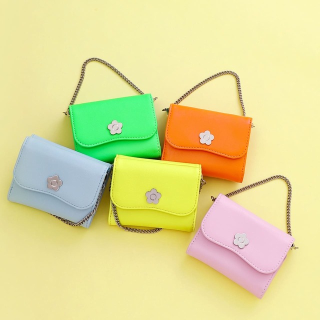 【マリークワント】「ブライトカラー ミニウォレット」各¥13,200