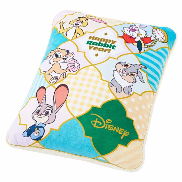 ダイカットクッション　2,780円