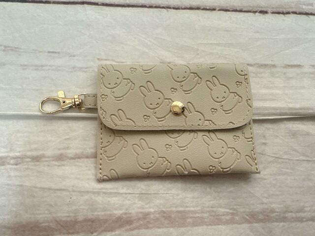 かわいいミッフィーデザインのカードケース