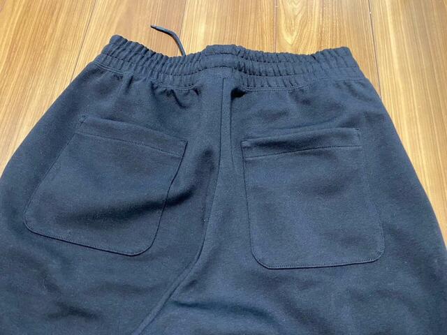 【ユニクロC　スウェットワイドパンツ】たっぷり入るバックポケットも嬉しい♪