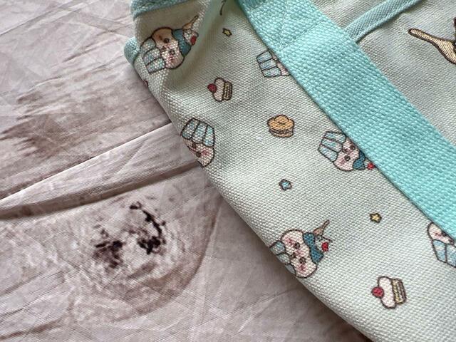 素材はポリエステル、綿。柔らかい生地です