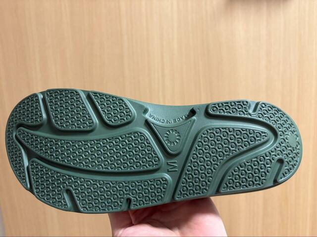 【ワークマン シックソールサンダルトング】アウトソールはグリップ力のある仕様！雨の日や濡れた地面でも安心して歩けます