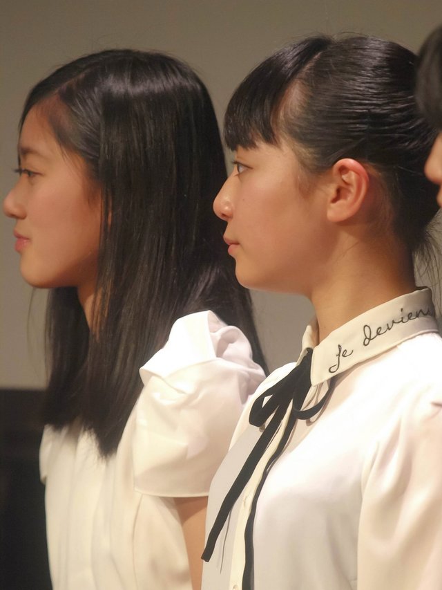 葛岡有（手前）＆井上結愛（奥）（劇団ハーベスト新メンバー）