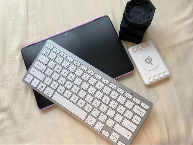 【3COINS モバイルアイテム】破格のお役立ち商品がたくさん！