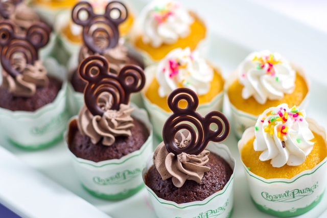 東京ディズニーリゾート35周年 “Happiest Celebration! ”スペシャルメニュー｜カップケーキ「クリスタルパレス・レストラン」