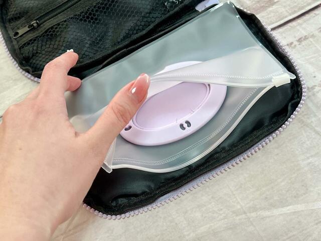 携帯用ウェットティッシュが入るスライダー付きのポケット