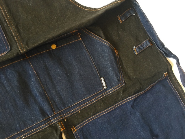 【ワークマン コットンキャンパーエプロン】色違いのデニムを使用