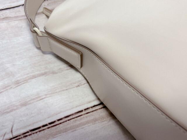 縁はベージュで縁取られておりオシャレ♪