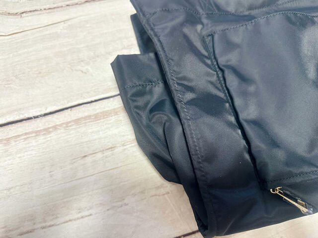 両サイドにポケット付き