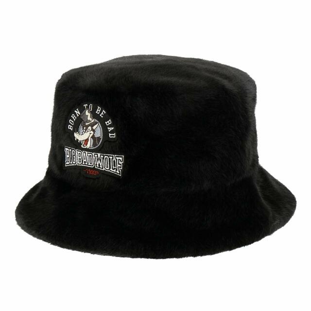 ハット 3,400円｜東京ディズニーリゾート「三匹の子ぶた」グッズ｜販売店舗：東京ディズニーランド「タウンセンターファッション」、東京ディズニーシー「スチームボート・ミッキーズ」｜発売日：2023年12月26日（火）