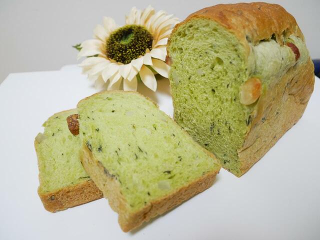 スピナッチブレッド