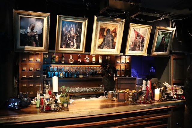 扉を開けると、そこはまるでRPG世界の酒場