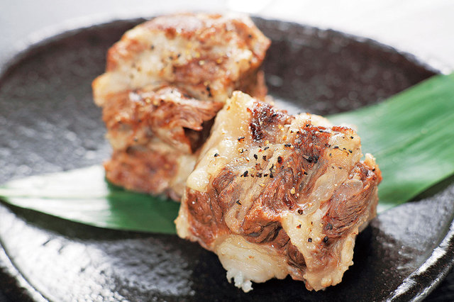 もつ鍋 岩本（塚口）  牛テール塩焼き　950円