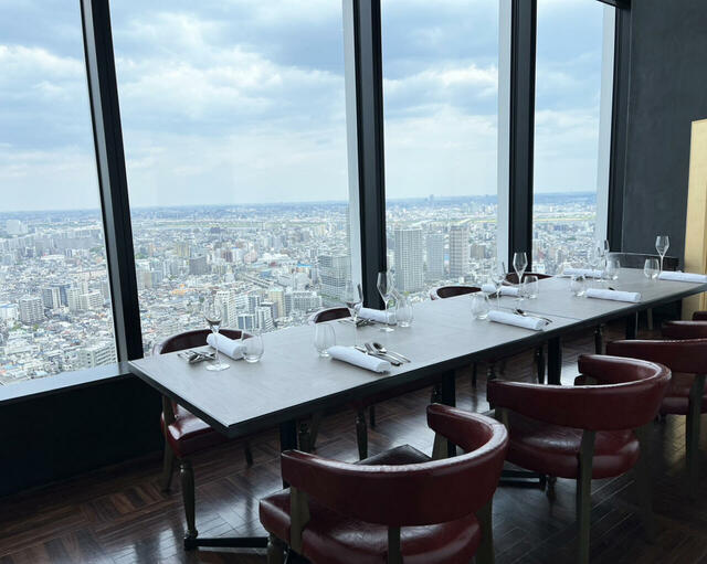 「ランチタイムの個室風景」＜期間：2026年2月1日〜＞【本格中華が食べ放題！Series the Skyの人気ビュッフェ『極上中華・飲茶オーダービュッフェ』が、2月1日より全日制に！】