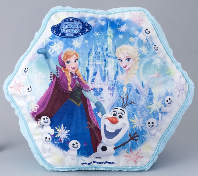 「アナとエルサのフローズンファンタジー」スペシャルグッズ クッション ¥2,800