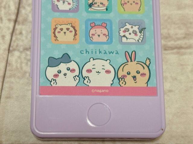 ホームボタンがあるiPhoneを模したようなデザイン