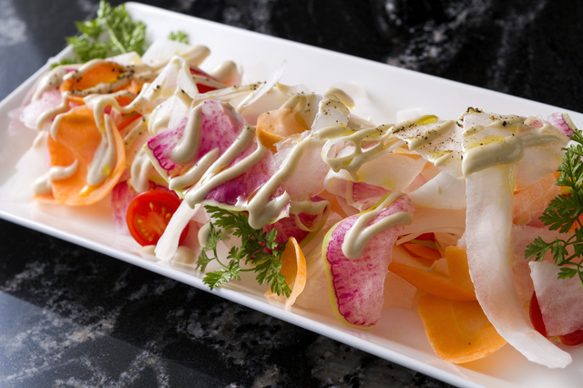 根菜のリボンサラダ アンチョビソース