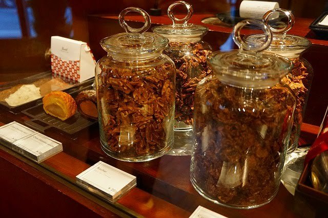 ブロンデル:量り売り風景