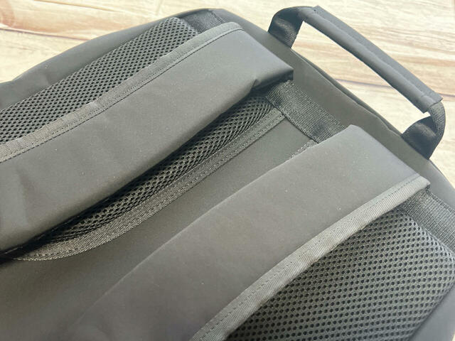 ふかふかしたクッション性の良いショルダーなため、疲れにくい♪