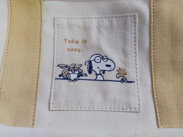 ポケット部分には、かわいいイラストあり