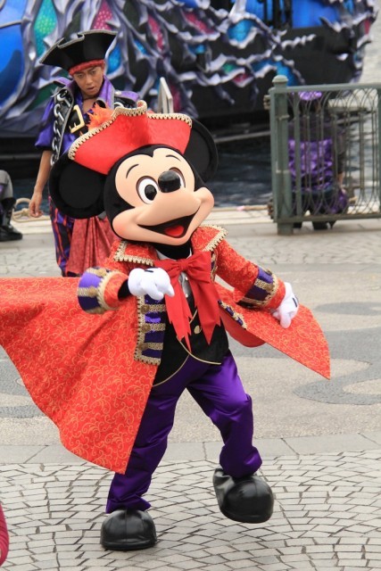 コートの裾に注目!