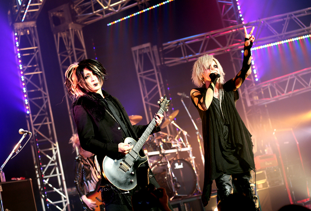 Ray（G）、猟牙（Vo）