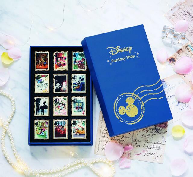 歴代表紙アートのピンバッチ 15,900円