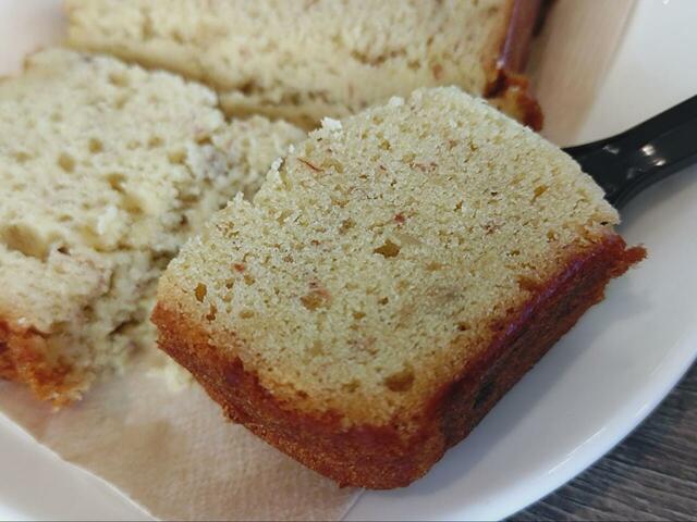 【フレッシュネスバーガー　モーニング】バナナケーキ、実はけっこう食べでがあるのでこれだけでも朝ごはんとして成立すると思います