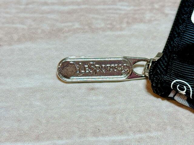 【付録：LeSportsac レオパード柄ポーチセット】刻印入り引き手でレスポコラボの特別感たっぷり