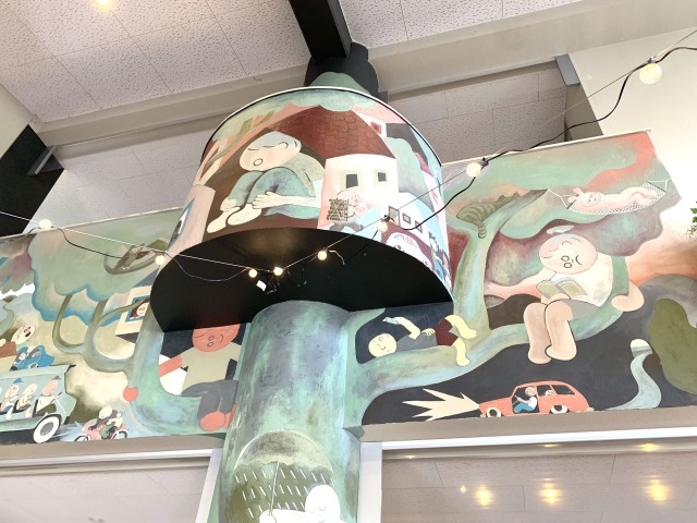 アーティストyuzzleさんに買いてもらった壁画。