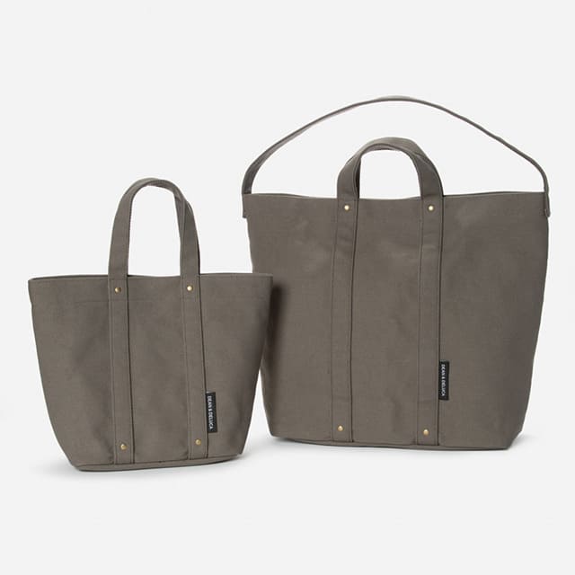 【DEAN ＆ DELUCA　コットントートバッグ　カーキ】2025年5月20日（火）よりマーケット店舗、カフェ店舗、公式オンラインストアなどで発売予定♪